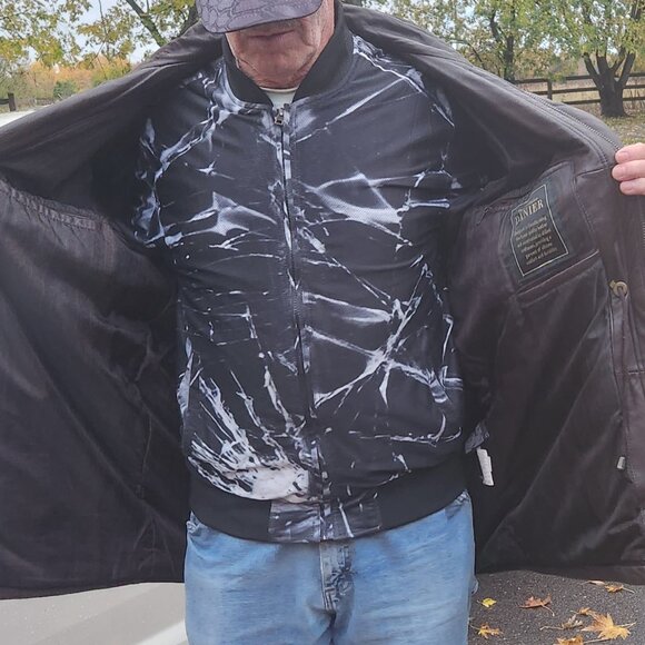 Danier soft leather dress coat lots of pockets full zipper Thinsulate Lining - Picture 4 of 11